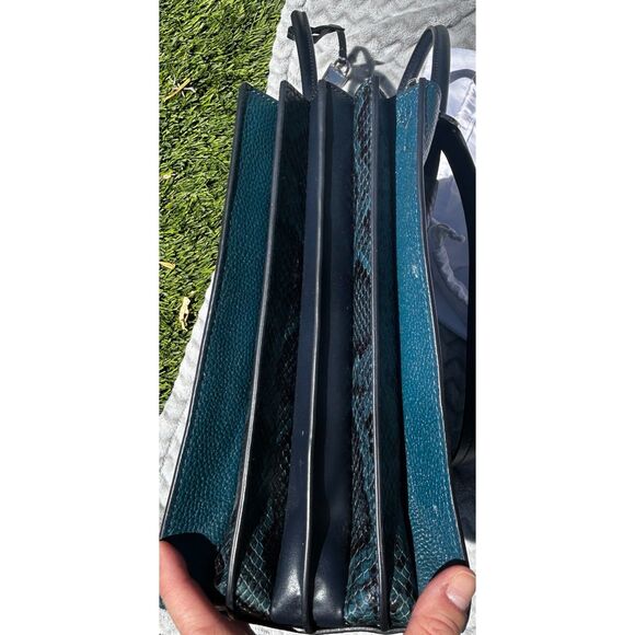 Michael Kors Pebbled Leather Accordion Tote Bag with removable cross body BEAUTY - Picture 10 of 16